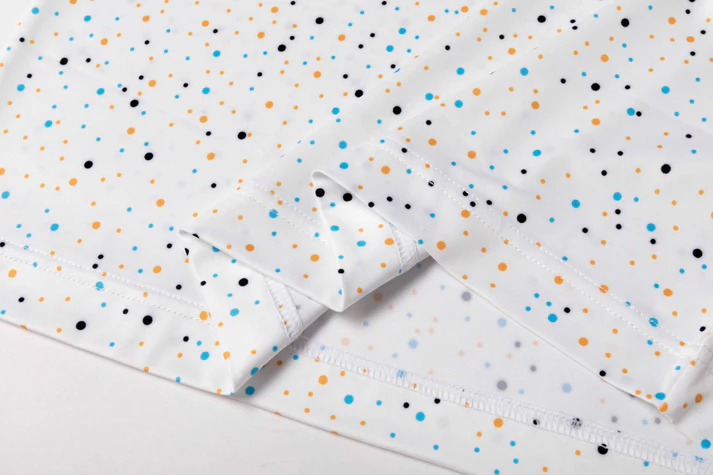 Antimicrobial Polo Shirt with Colorful Polka Dot Print and Quick-Dry Technology