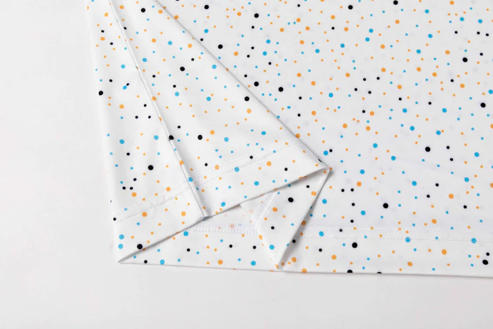 Antimicrobial Polo Shirt with Colorful Polka Dot Print and Quick-Dry Technology