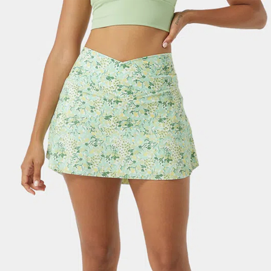 Custom-made sportswear with logo, which is quick-drying, breathable, short in length and suitable for women's golf, with a length reaching seven-tenths of the leg for running and fitness