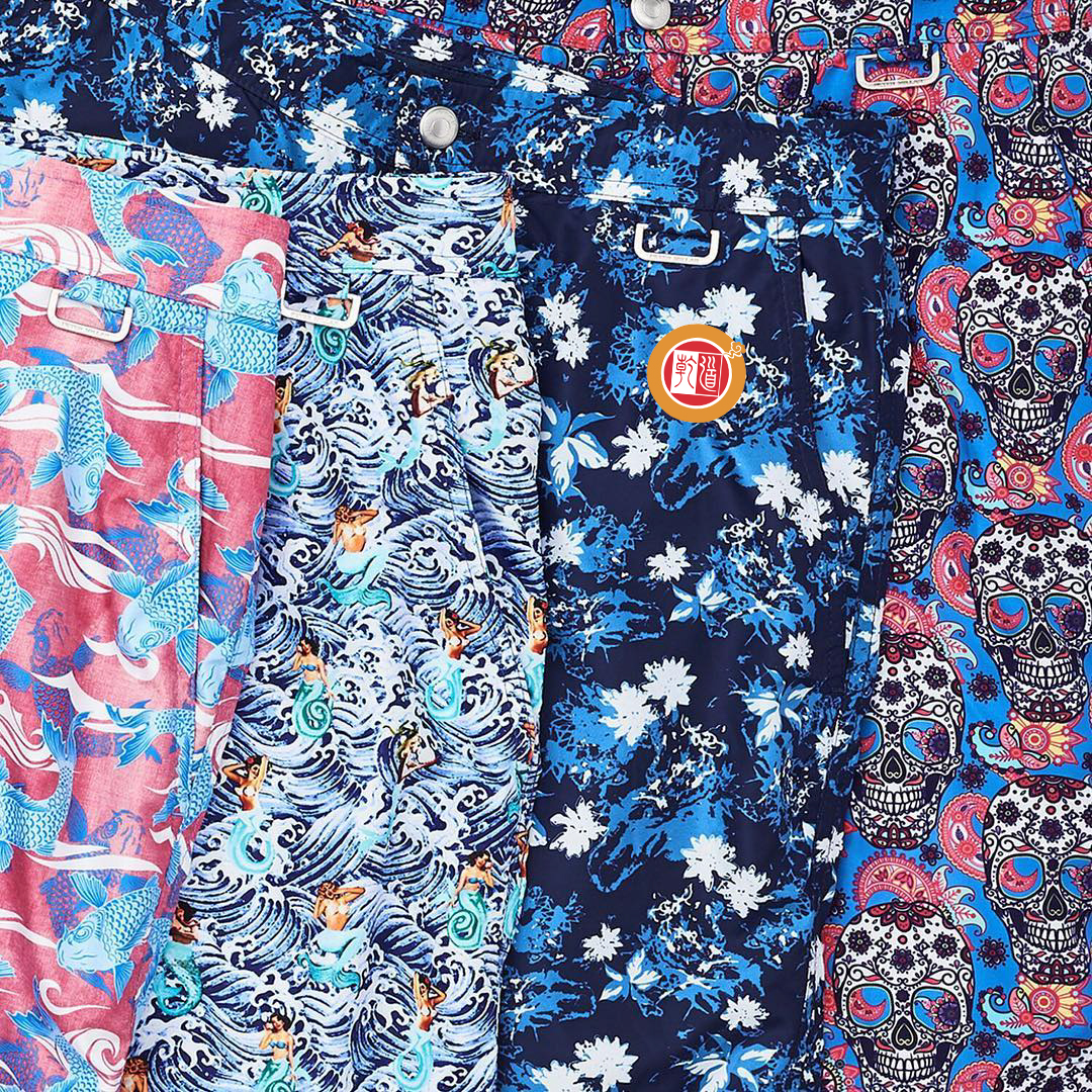 Casual and classic men's summer beach shorts with drawstrings, customized logos, medium waist, made of wool fabric, featuring sublimated panel patterns and button pockets