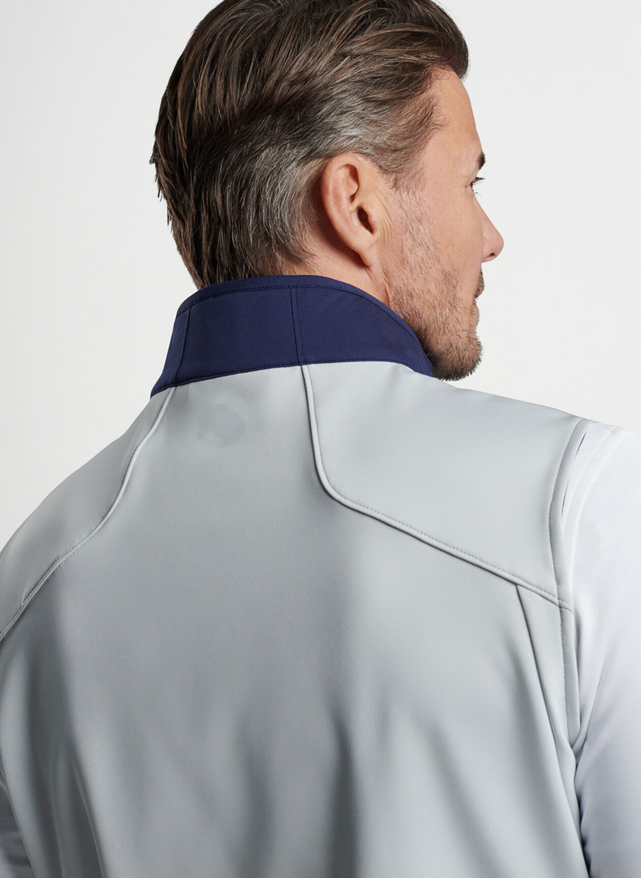 Custom logo embroidered breathable men's lightweight soft shell vests, windproof sleeveless jackets, suitable for traveling, hiking, running and golf
