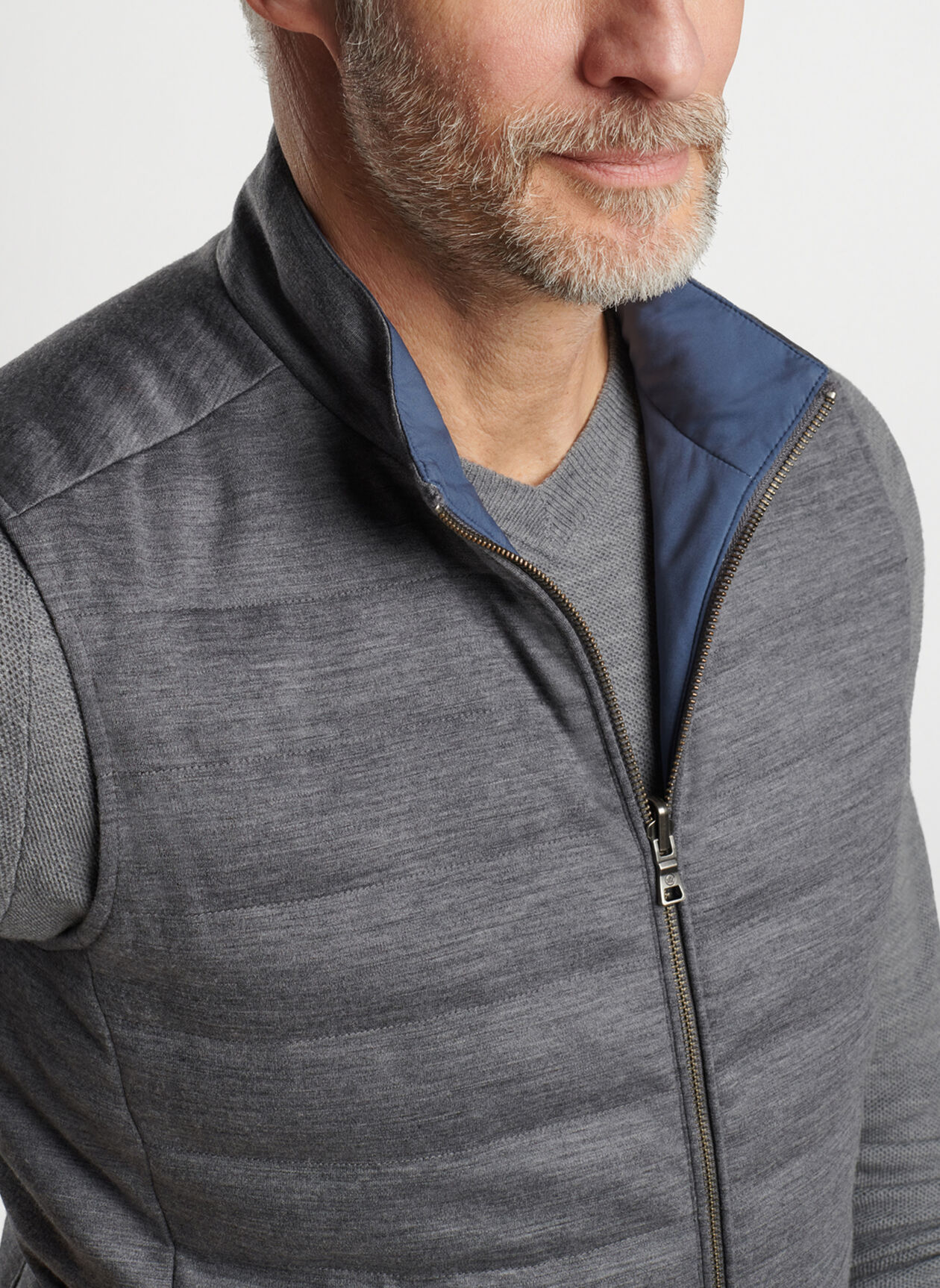 OEM golf apparel with brand-new design, high quality, winter customized, full-zip, lightweight soft shell, windproof sleeveless multifunctional golf down vests