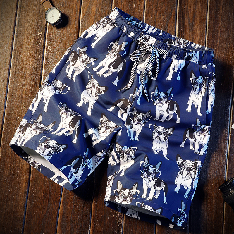Customized men's shorts made of polyester with logo prints, which are hot-selling in summer and fashionable for holidays and leisure on the beach