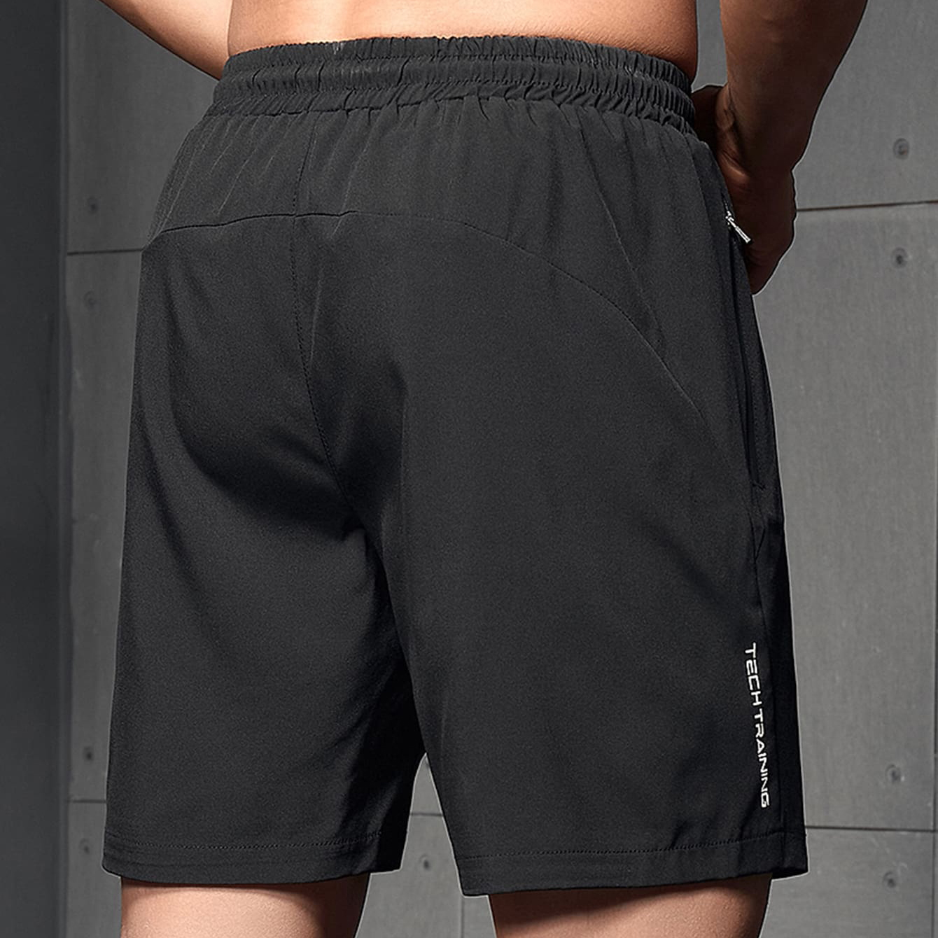 Popular men's sports shorts with letter patterns and zipper pockets, made of polyester and cotton, suitable for fitness and jogging, as well as for casual wear in summer. Customized with printed designs
